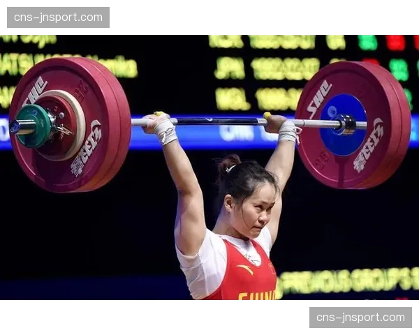 法国奥委会在巴黎中小学推广“奥林匹克周”，举重体验课最受欢迎