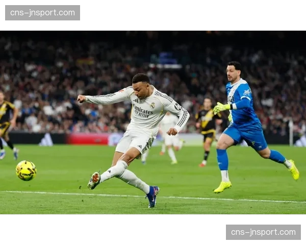 西甲夺冠形势分析:皇马领先5分,四月赛程成决定性战场 西甲夺冠形势分析:皇马领先5分,四月赛程成决定性战场